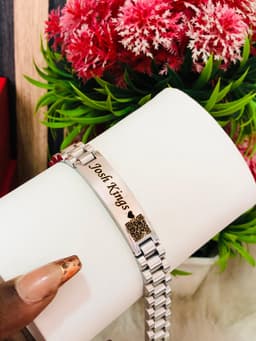 Rolex bracelet with scan code
